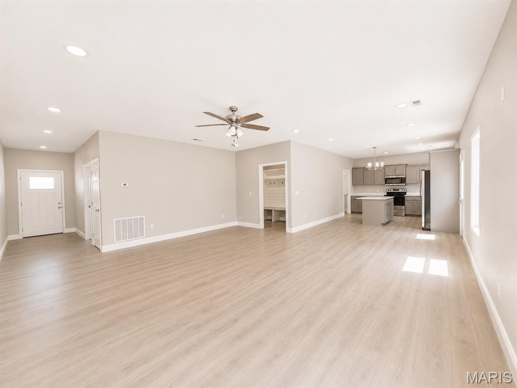 3rd image of 321 Kearbey Dr, Poplar Bluff, MO 63901 | MLS# MIS26046876