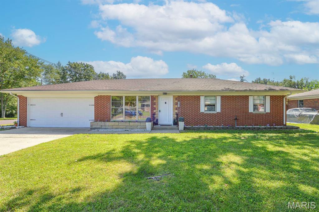 2nd image of 1236 Cynthia Dr, Belleville, IL 62220 | MLS# MIS26046892