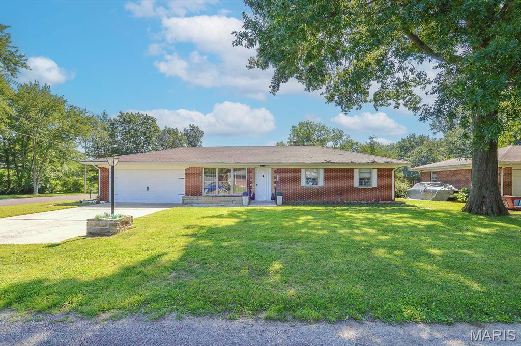 1st image of 1236 Cynthia Dr, Belleville, IL 62220 | MLS# MIS26046892