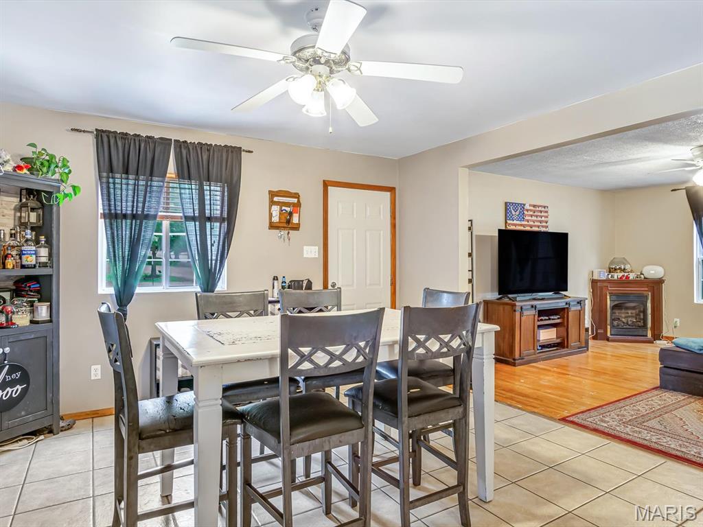 Homes for sale in Evansville, IL | 703 Olive St, Evansville, IL 62242 | MLS# MIS26046904