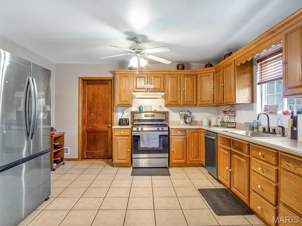 Homes for sale in Evansville, IL | 703 Olive St, Evansville, IL 62242 | MLS# MIS26046904