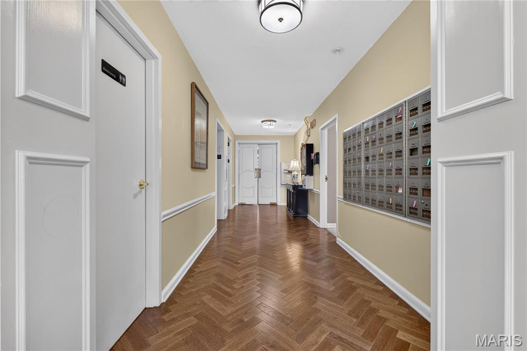 4th image of 900 S Hanley Rd #4C, Clayton, MO 63105 | MLS# MIS26046910