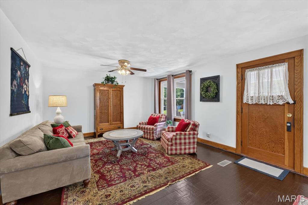 Homes for sale in Swansea, IL | 1211 Kinsella Ave, Swansea, IL 62226 | MLS# MIS26046958