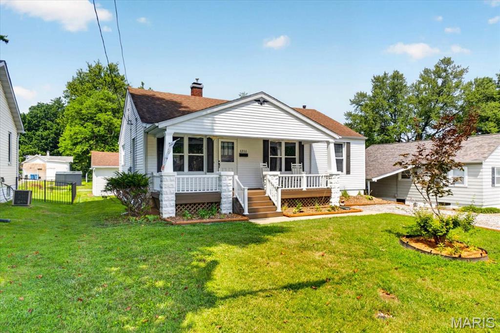 Homes for sale in Swansea, IL | 1211 Kinsella Ave, Swansea, IL 62226 | MLS# MIS26046958