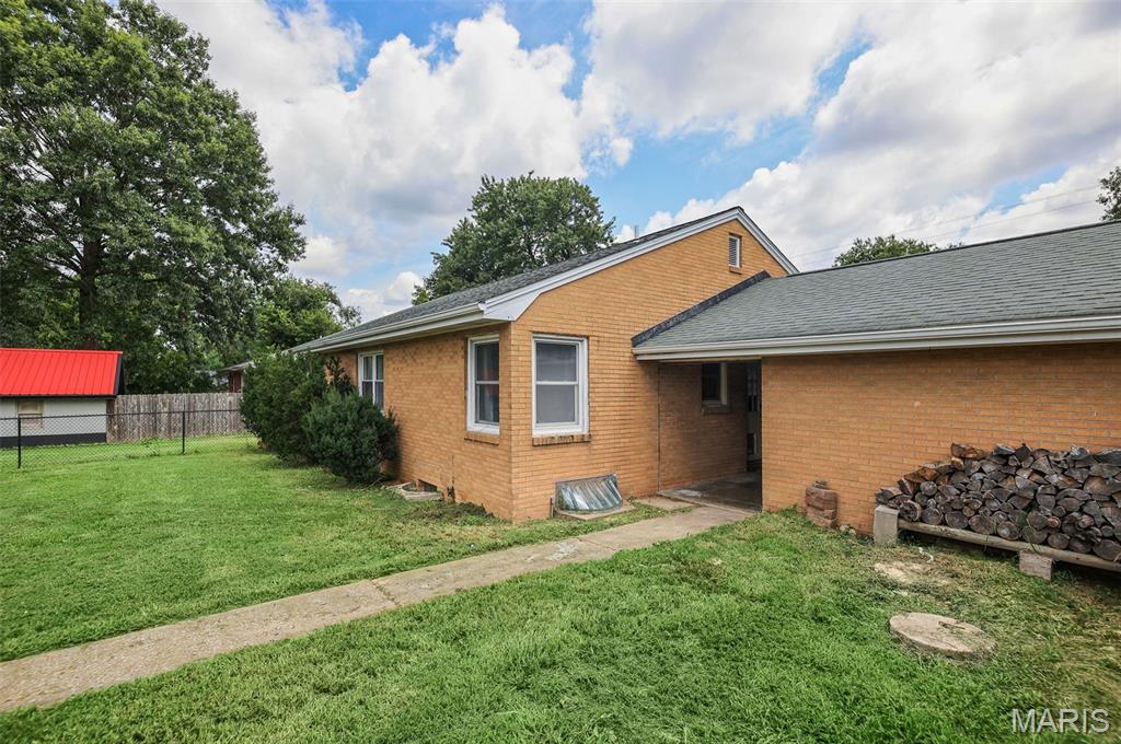 Homes for sale in Edwardsville, IL | 5339 N State Route 159, Edwardsville, IL 62025 | MLS# MIS26046970
