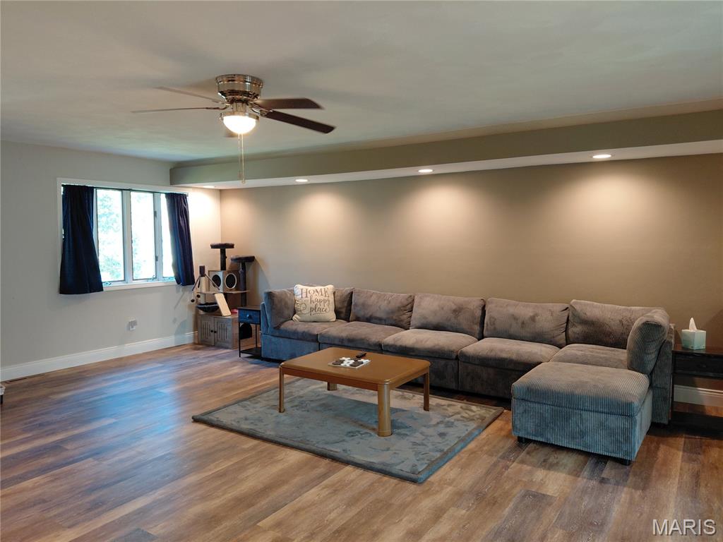4th image of 29 N Michigan Ave, Belleville, IL 62221 | MLS# MIS26047026