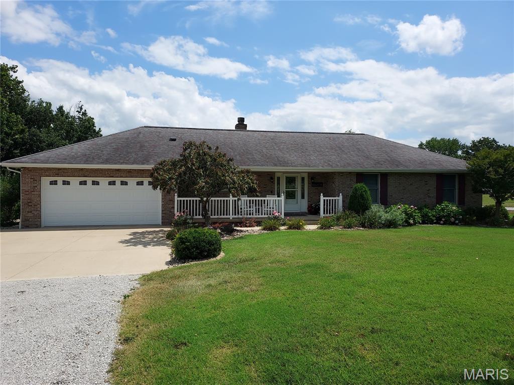 Homes for sale in Greenville, IL | 1442 Sunrise Point, Greenville, IL 62246 | MLS# MIS26047084