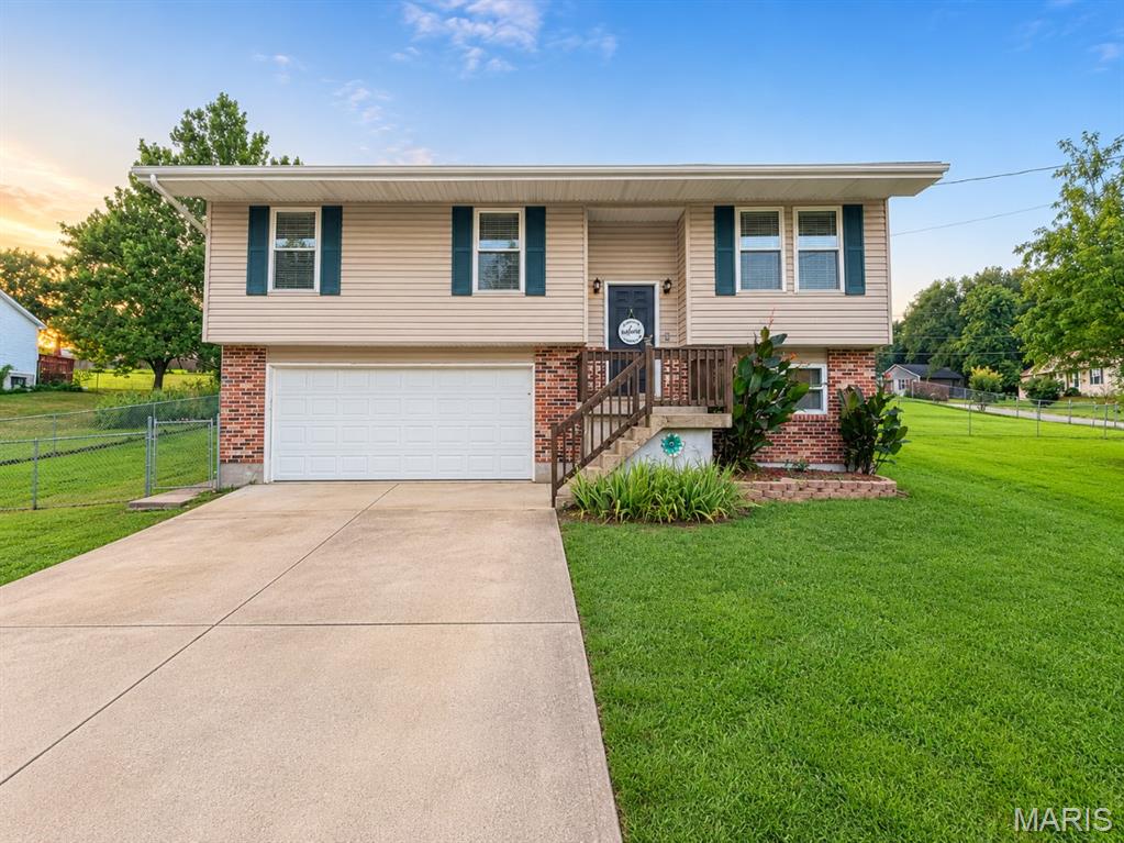 1st image of 633 Woodridge Ct, Villa Ridge, MO 63089 | MLS# MIS26047138