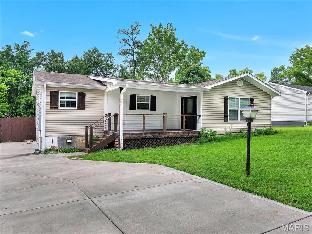 2nd image of 951 Eastridge Dr, Pacific, MO 63069 | MLS# MIS26047142