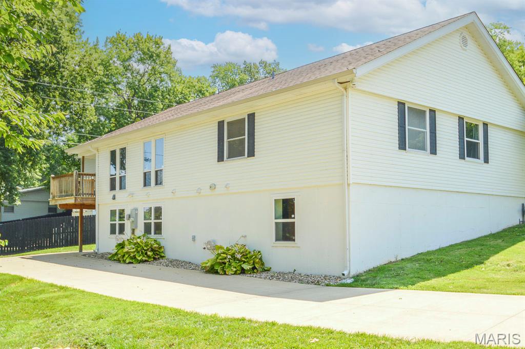 Homes for sale in Lebanon, IL | 1011 Belleville St, Lebanon, IL 62254 | MLS# MIS26047161