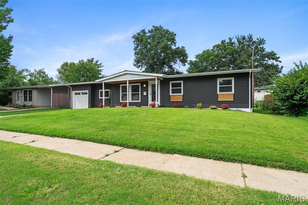 2nd image of 245 Humes Ln, Florissant, MO 63031 | MLS# MIS26047180