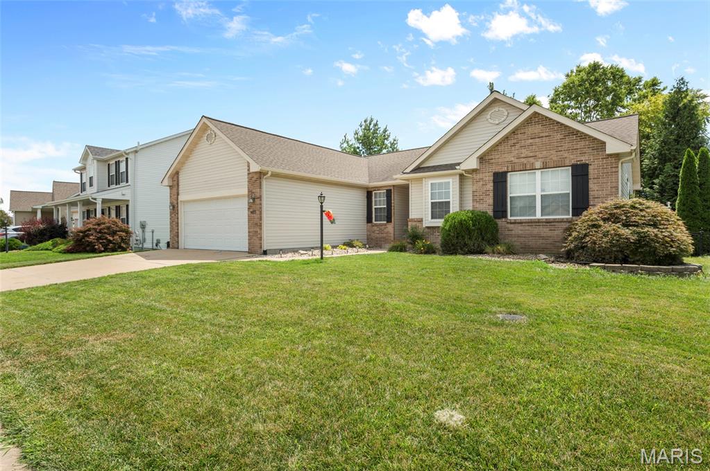 Homes for sale in Glen Carbon, IL | 7022 Richmond Dr, Glen Carbon, IL 62034 | MLS# MIS26047200