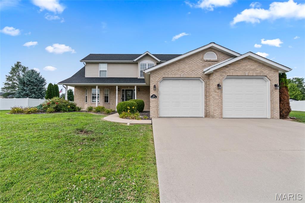 Homes for sale in Highland, IL | 235 Baneberry Dr, Highland, IL 62249 | MLS# MIS26047204
