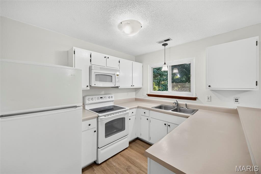 4th image of 1044 Sugar Creek Ct #5, St Peters, MO 63376 | MLS# MIS26047227