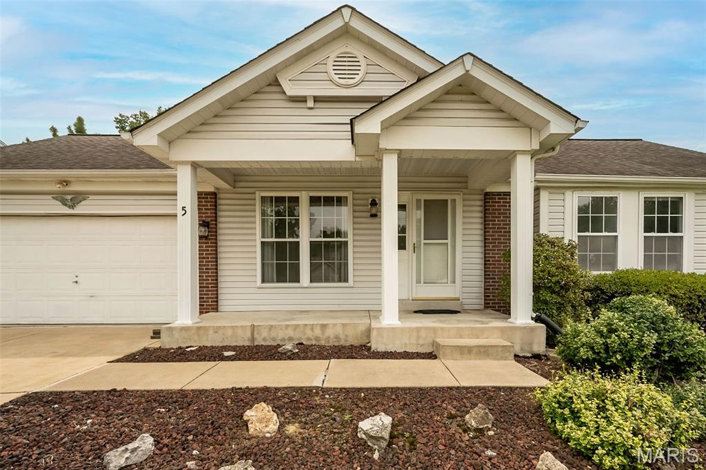 2nd image of 5 Abby Michelle Ct, St Peters, MO 63376 | MLS# MIS26047240