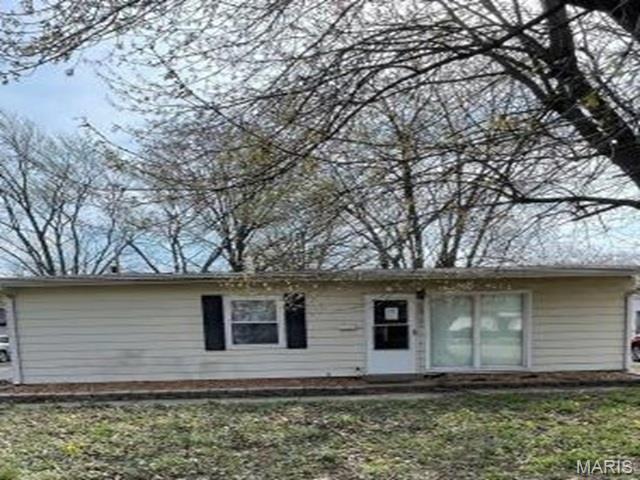 1st image of 128 Saint Thomas Ln, East Saint Louis, IL 62206 | MLS# MIS26047268