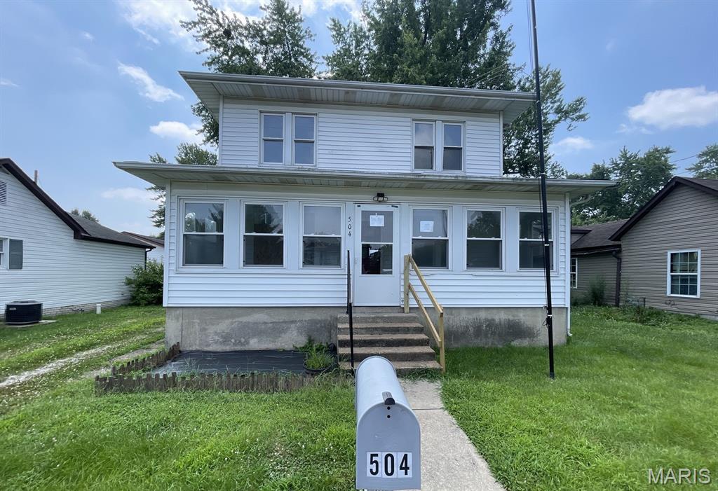 Homes for sale in Gillespie, IL | 504 E Walnut St, Gillespie, IL 62033 | MLS# MIS26047275