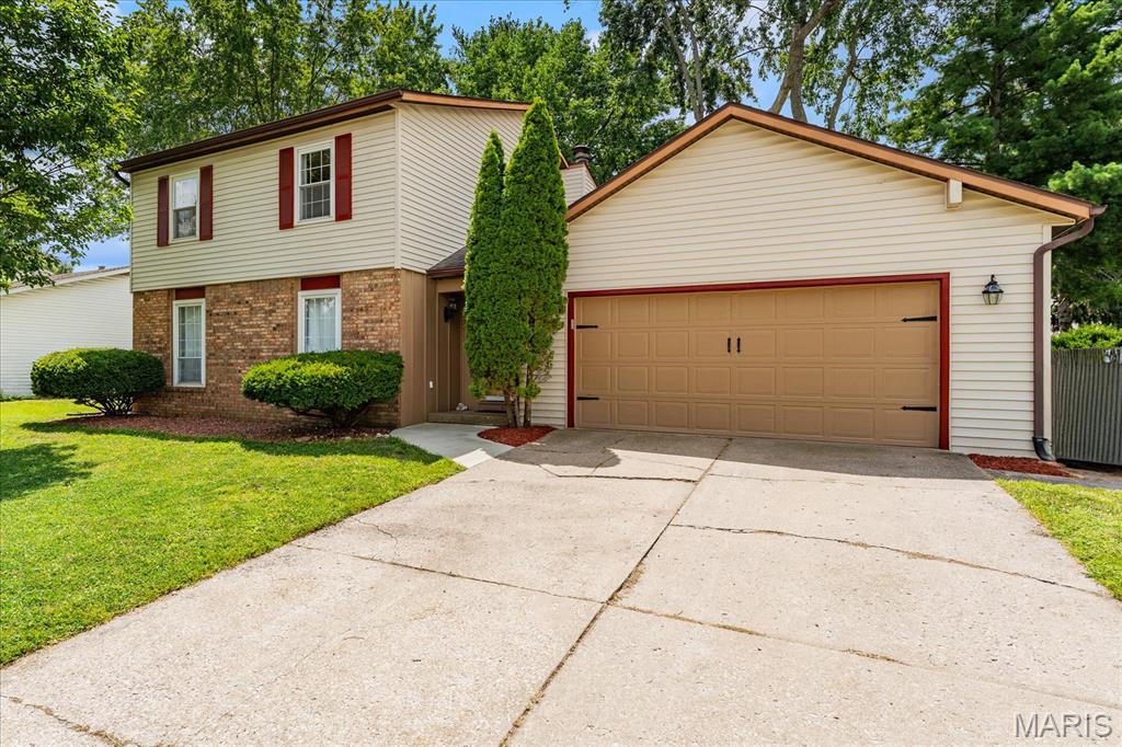 image of 320 Fieldcrest Dr, Belleville, IL 62226 | MLS# MIS26047307