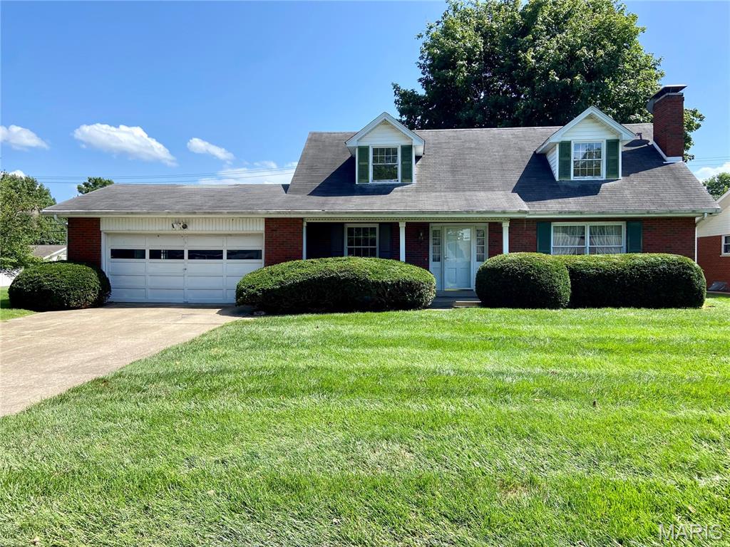 Homes for sale in Red Bud, IL | 308 E Field Dr, Red Bud, IL 62278 | MLS# MIS26047350