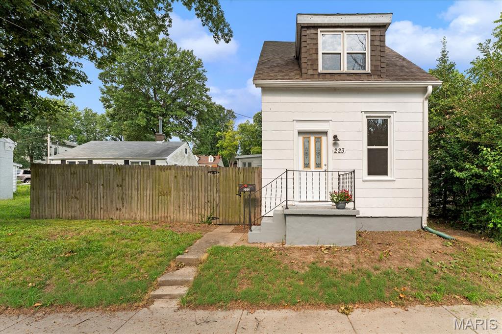 1st image of 223 N 8th St, Belleville, IL 62220 | MLS# MIS26047419