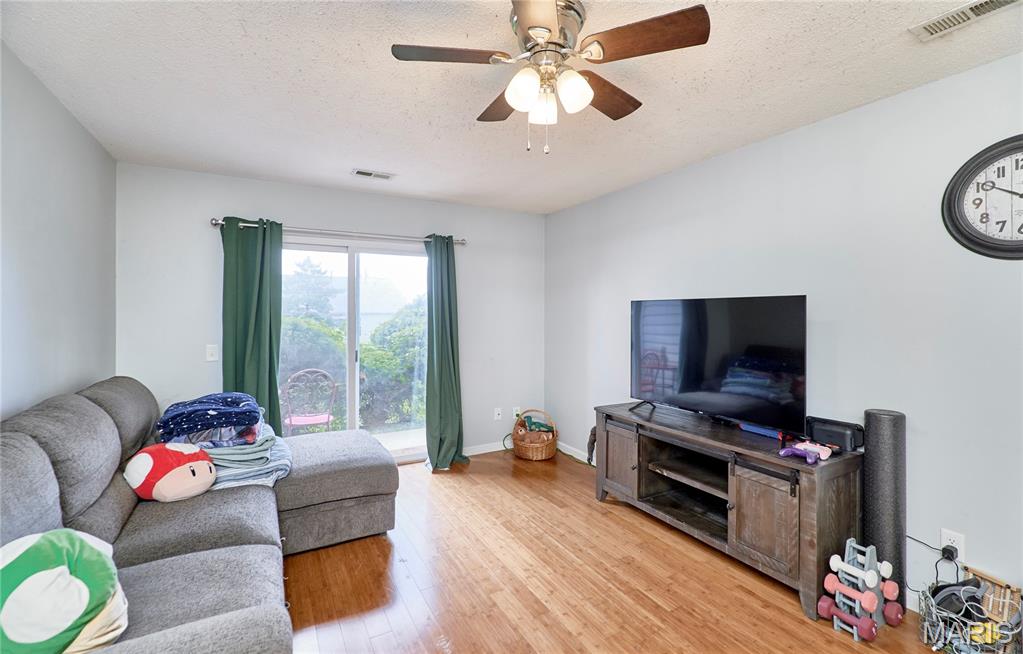 4th image of 1626 Summergate Pkwy #E, Saint Peters, MO 63303 | MLS# MIS26047466