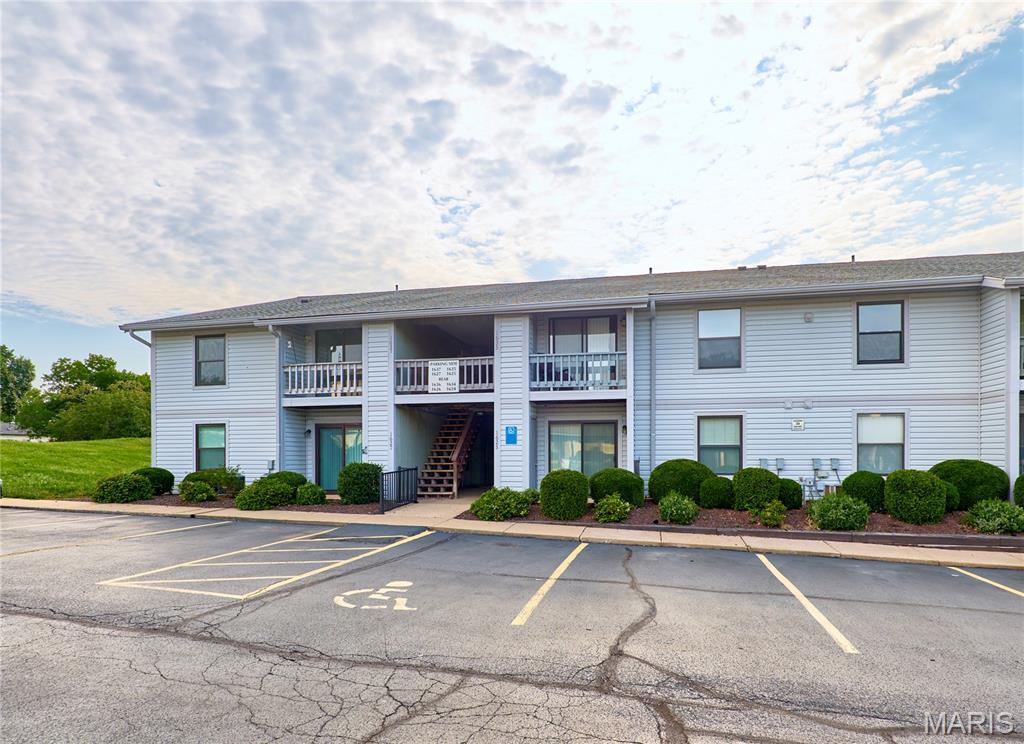 2nd image of 1626 Summergate Pkwy #E, Saint Peters, MO 63303 | MLS# MIS26047466