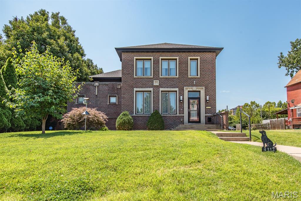 2nd image of 2020 Washington, St. Louis, MO 63103