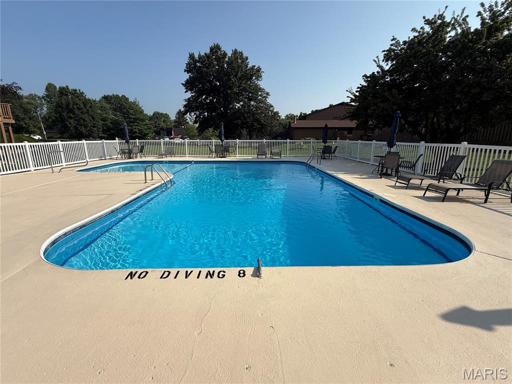 2nd image of 504 Whitehall Ct, Belleville, IL 62223 | MLS# MIS26047473