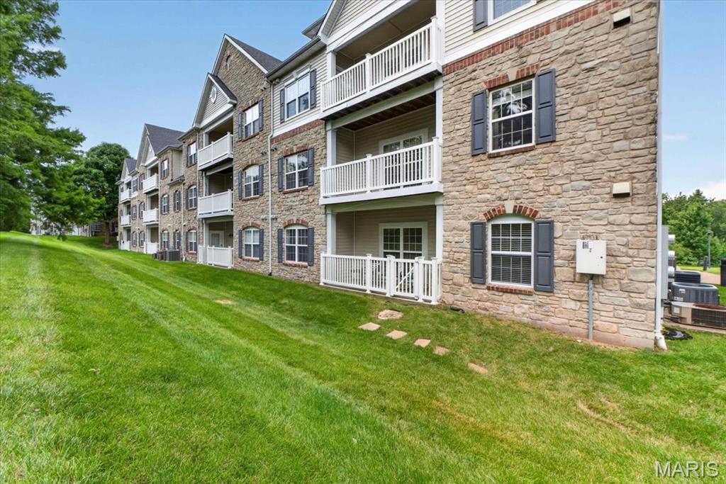 4th image of 5 Monarch Trace Ct #108, Chesterfield, MO 63017 | MLS# MIS26047489