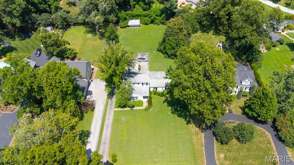 3rd image of 5 Lindworth Dr, Ladue, MO 63124 | MLS# MIS26047492
