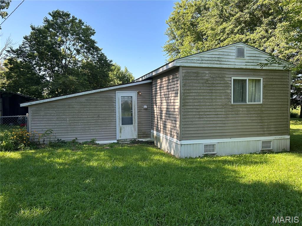 3rd image of 455 E 2590 Ave, Ramsey, IL 62080 | MLS# MIS26047509