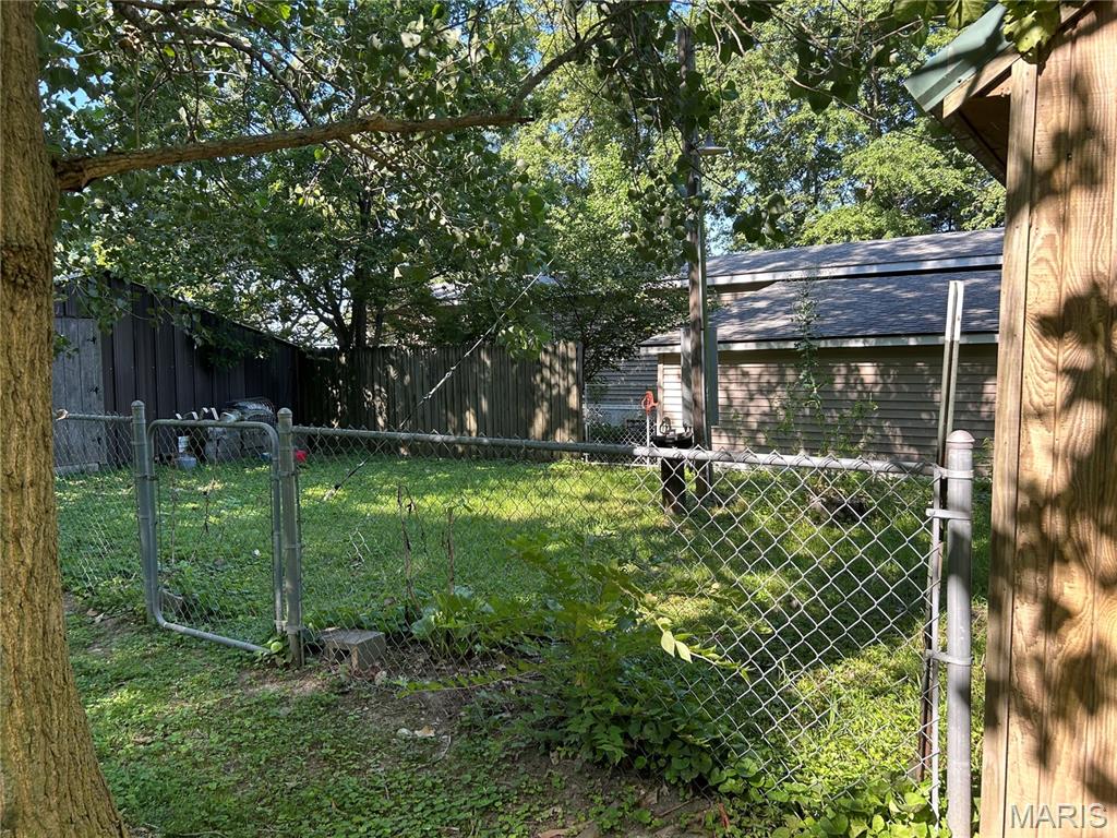 4th image of 455 E 2590 Ave, Ramsey, IL 62080 | MLS# MIS26047509