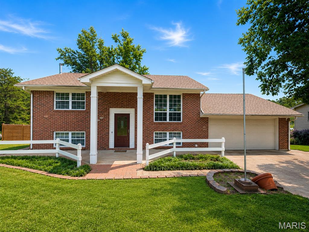 3rd image of 3660 W Lakeview Dr, House Springs, MO 63051 | MLS# MIS26047534
