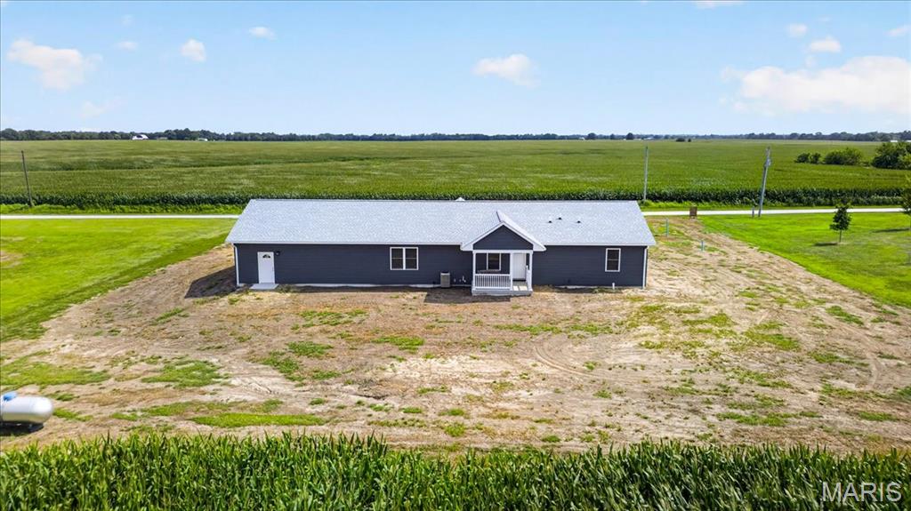 Homes for sale in Jerseyville, IL | 28500 Old Fidelity Rd, Jerseyville, IL 62052 | MLS# MIS26047551
