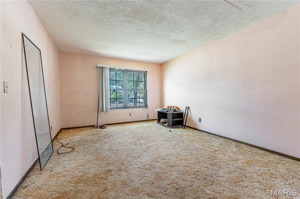 3rd image of 13 Ashbrook Dr, Saint Peters, MO 63376 | MLS# MIS26047574