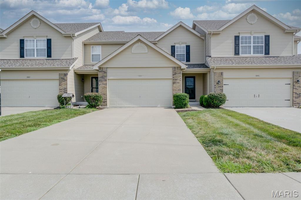 1st image of 1844 Sterling Oaks Dr, St Peters, MO 63376 | MLS# MIS26047582