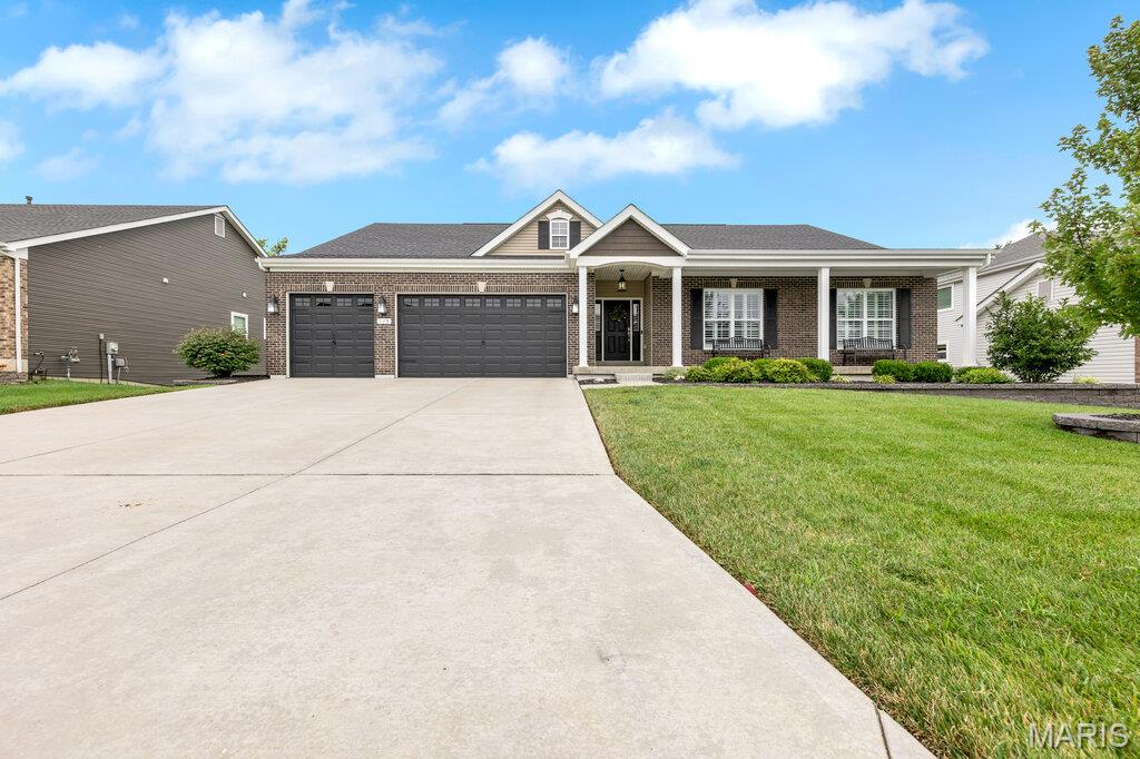 3rd image of 115 Hannahs Mill Dr, Lake St Louis, MO 63367 | MLS# MIS26047599