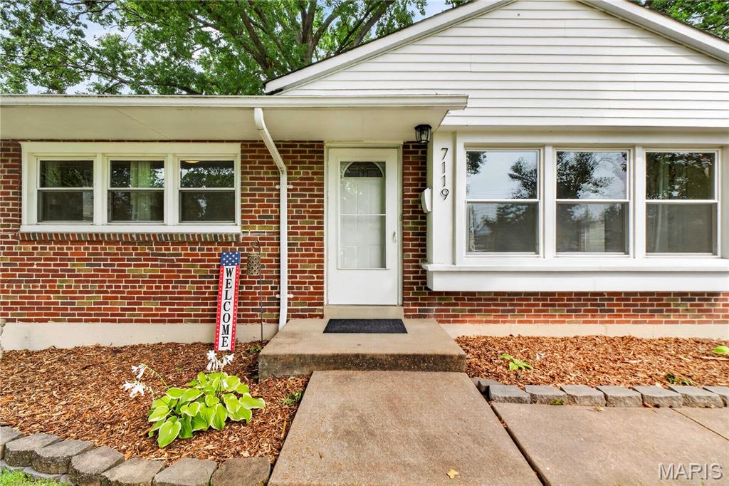 2nd image of 7119 Marwinette Ave, St Louis, MO 63116 | MLS# MIS26047617