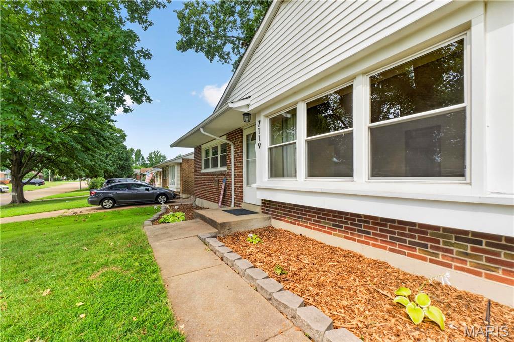 image of 7119 Marwinette Ave, St Louis, MO 63116 | MLS# MIS26047617