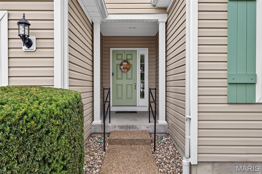 2nd image of 571 Owls Perch Dr, Lake Saint Louis, MO 63367 | MLS# MIS26047645