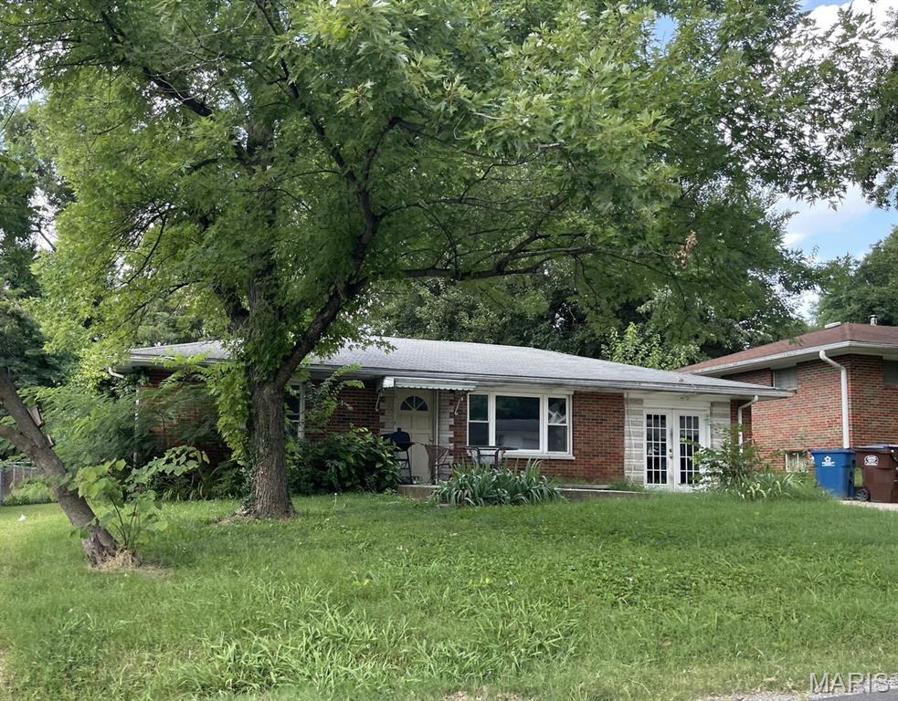 Homes for sale in East Alton, IL | 600 Sitze Dr, East Alton, IL 62024 | MLS# MIS26047663