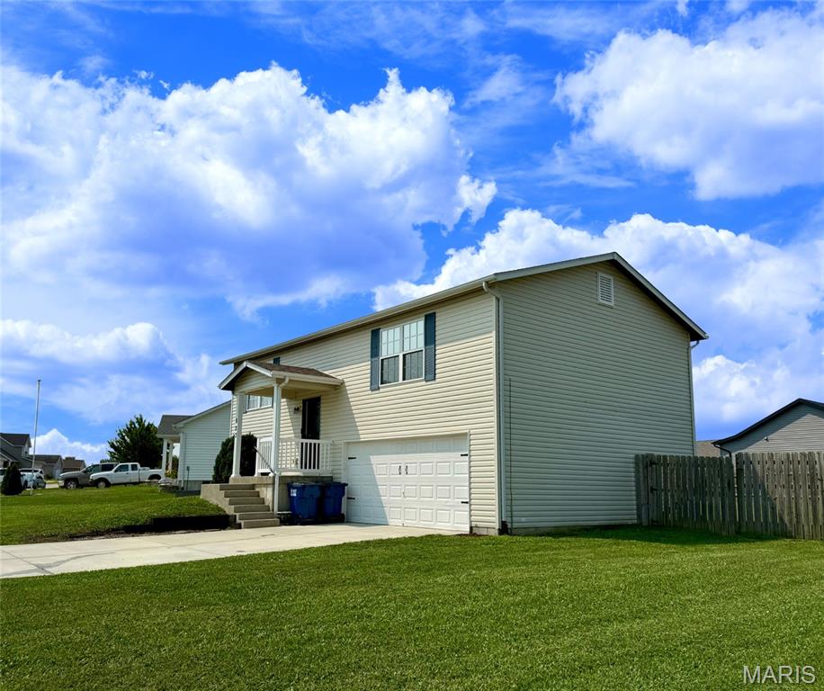 3rd image of 823 Legolas Ln, Wright City, MO 63390 | MLS# MIS26047673