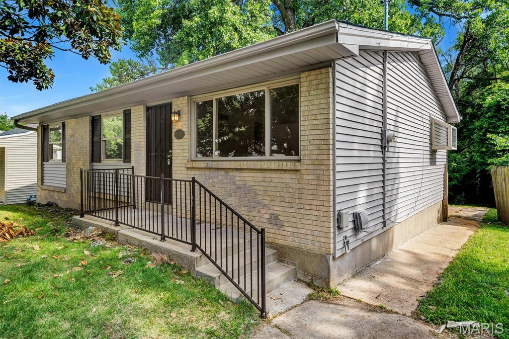 1st image of 258 Sadonia Ave, Saint Louis, MO 63135 | MLS# MIS26047680