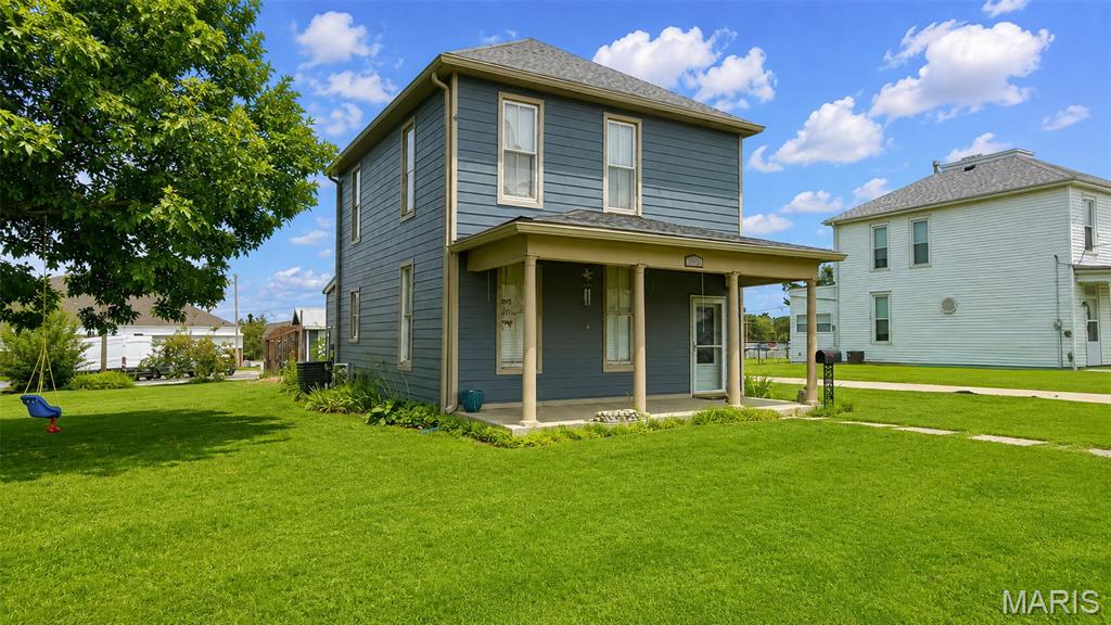 3rd image of 306 Wood St, O Fallon, MO 63366 | MLS# MIS26047739