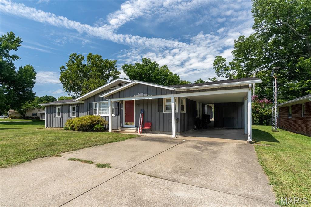 3rd image of 383 Park Ln, Herrin, IL 62948 | MLS# MIS26047774