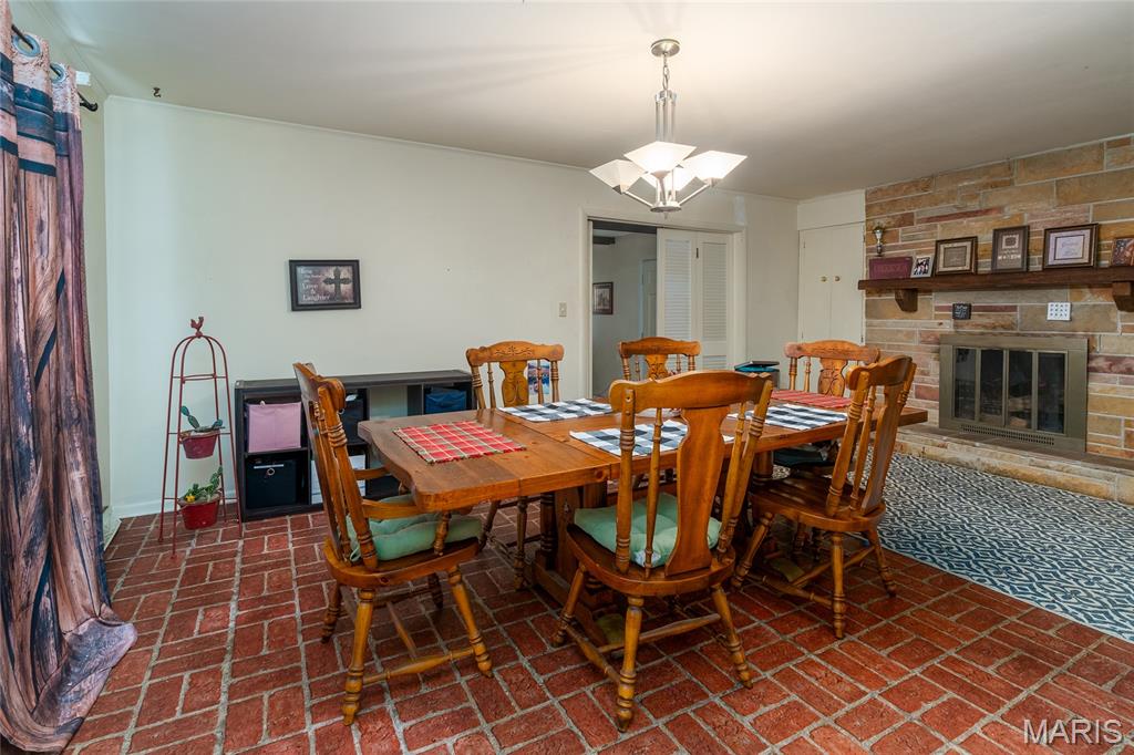 4th image of 383 Park Ln, Herrin, IL 62948 | MLS# MIS26047774