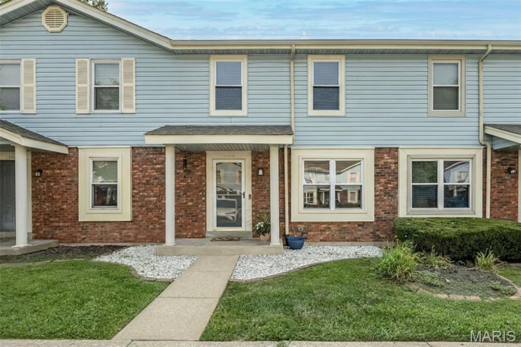 2nd image of 1308 Summergate Pkwy, St Charles, MO 63303 | MLS# MIS26047921