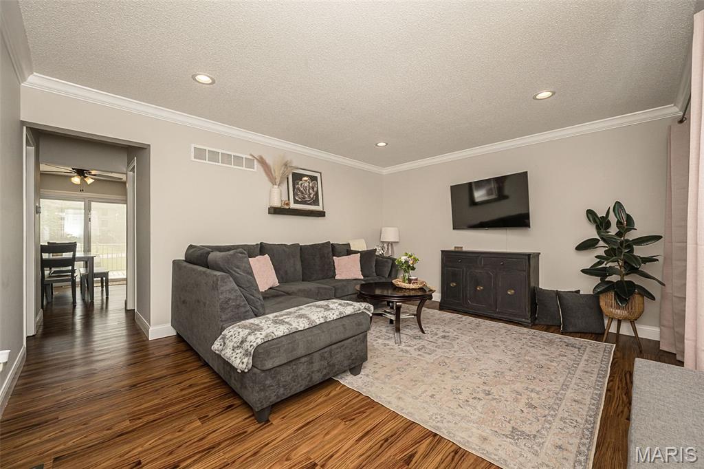 5th image of 1308 Summergate Pkwy, St Charles, MO 63303 | MLS# MIS26047921