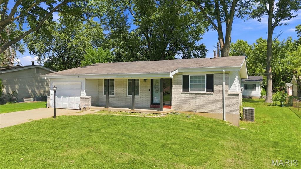 3rd image of 1331 Coppergate Ln, Saint Louis, MO 63138 | MLS# MIS26047993