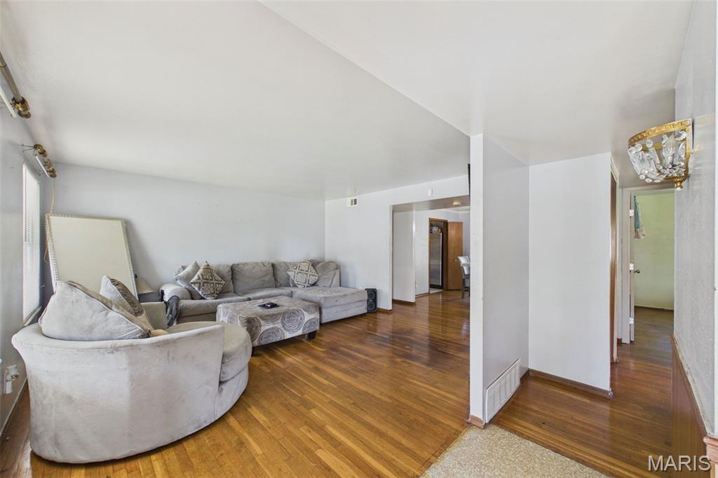 5th image of 1331 Coppergate Ln, Saint Louis, MO 63138 | MLS# MIS26047993